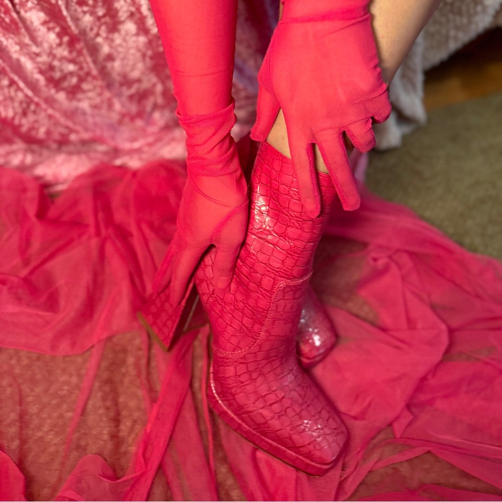 SOLD | Heartbreaker Hot Pink Croc Boots 💔🐊